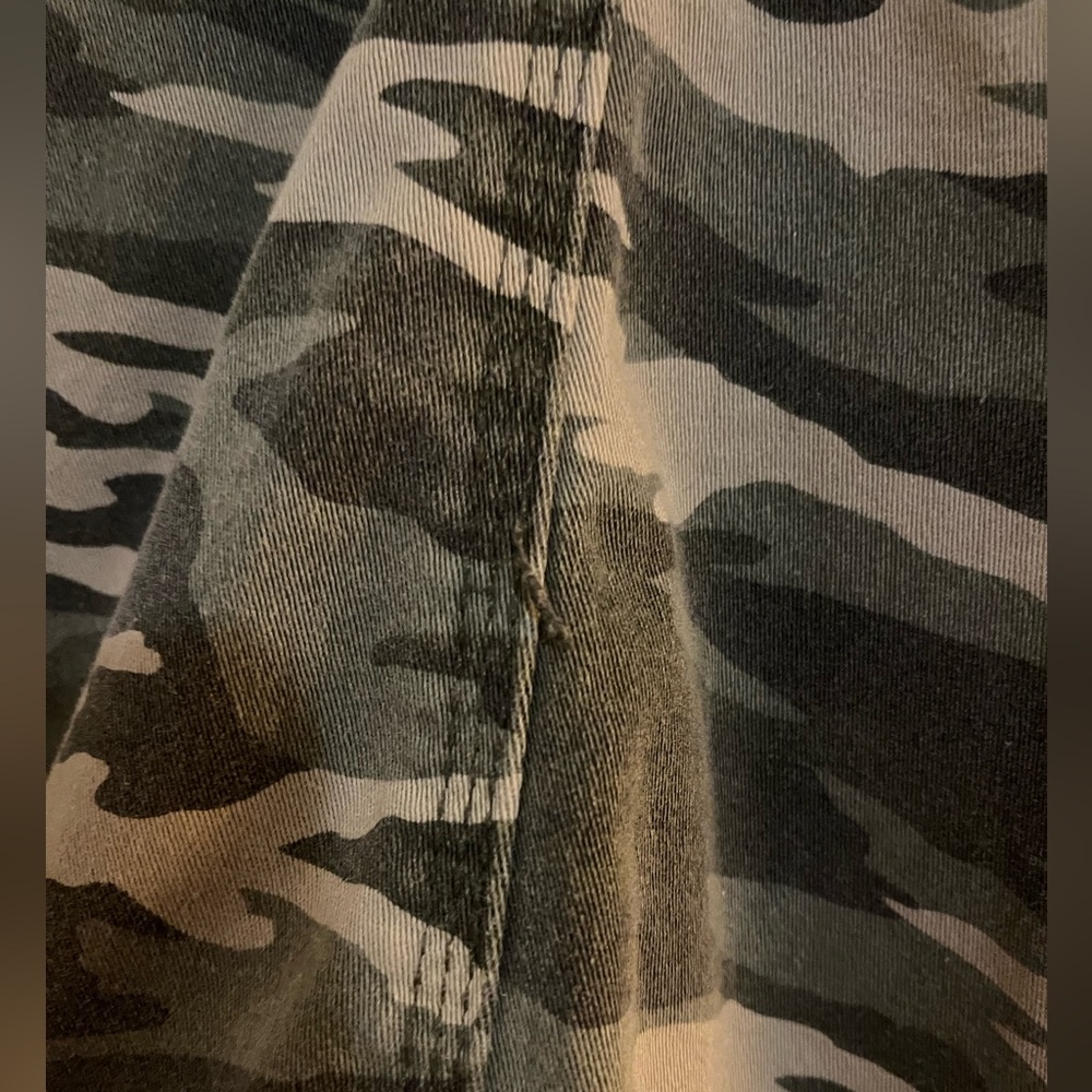 Kensie Camouflage Utility Jacket - Picture 7 of 9